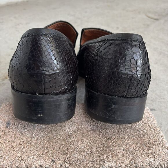 Calzoleria Toscana python shoes main image 6